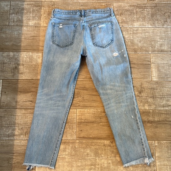 GAP Women's Best Girlfriend Light Blue Distressed Cropped Jeans with frayed hem - Picture 3 of 4